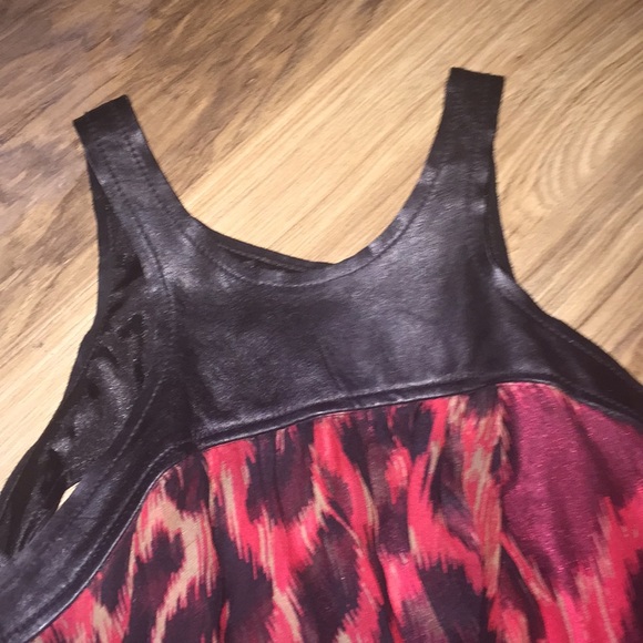 Short dress - Picture 3 of 3